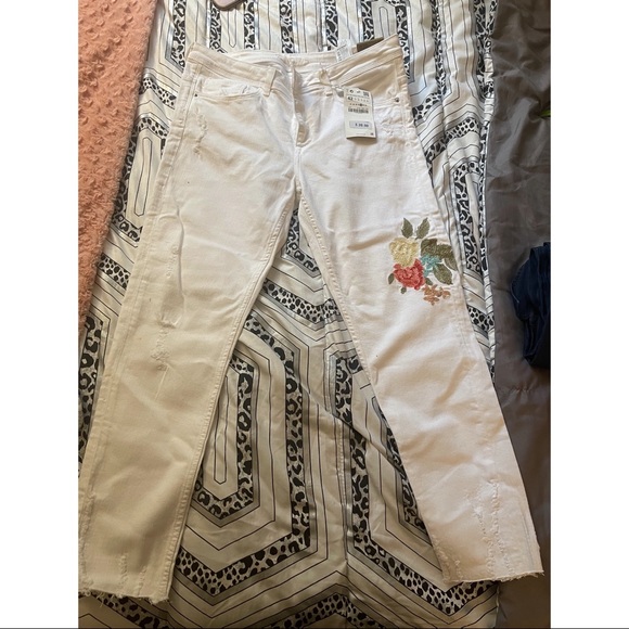 Zara white jeans with design